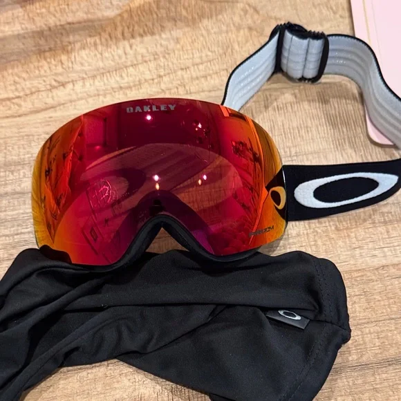 Oakley Prizm Ski Goggles - Picture 1 of 4